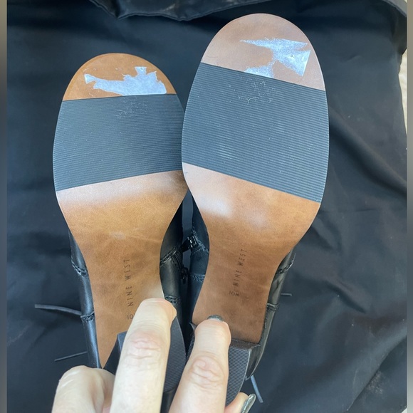 New Nine West Bredeo Leather Inside Zipper Tie Detail Hi Heel Ankle Boot 10M 10 - Picture 3 of 14